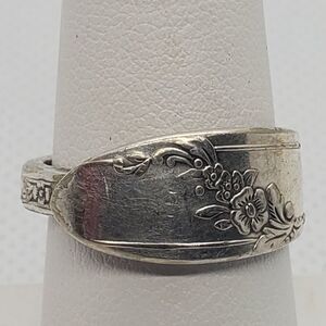 Vintage Tudor Plate Oneida Silverware Ring
